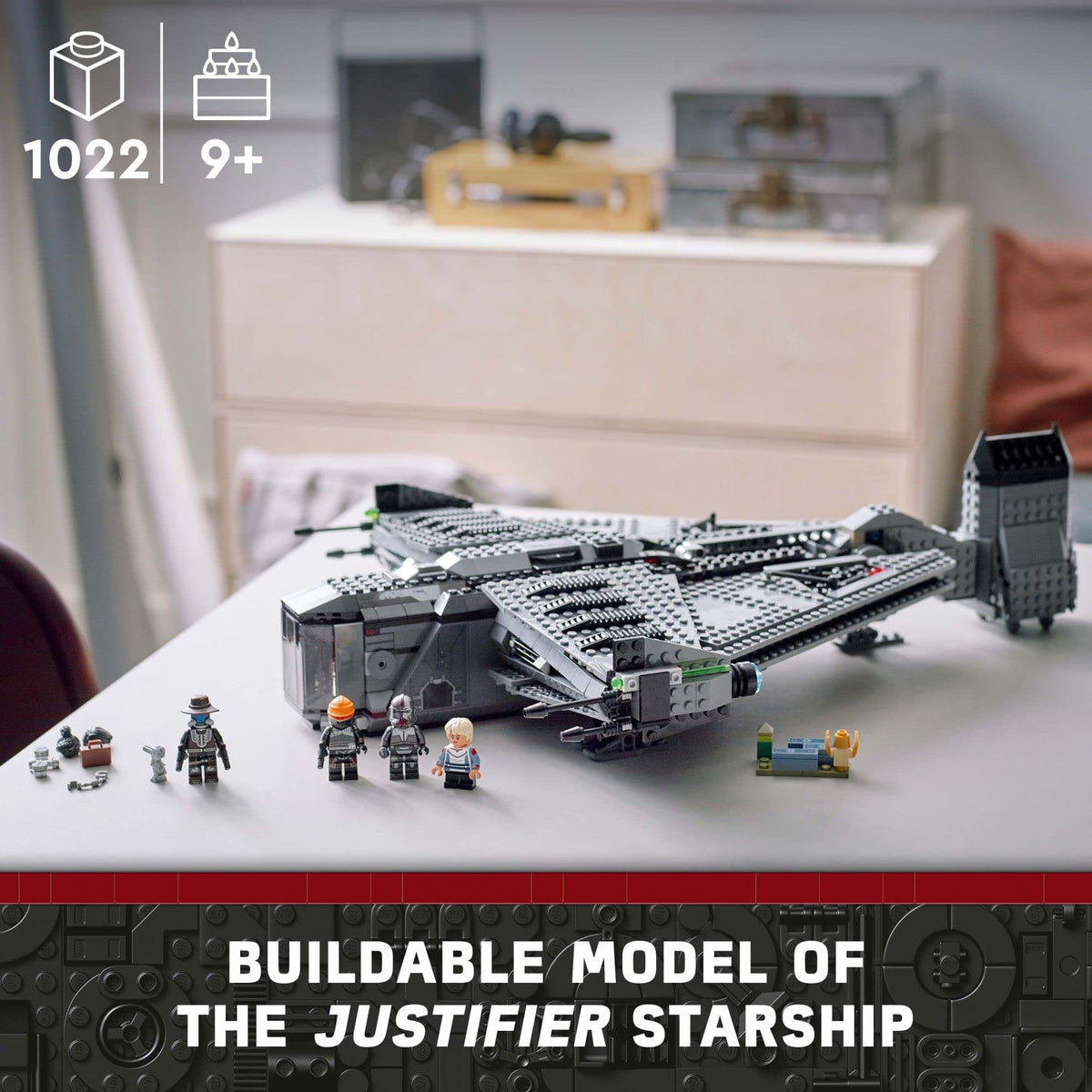 Buildable Toy Starship with Minifigure and Droid Figure M585677